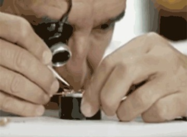 重庆劳力士表官售后维修网点电话